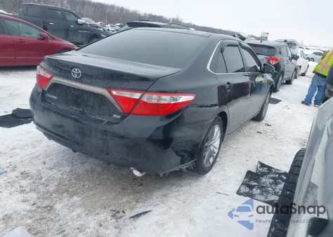 2015 Toyota Camry Se z USA, uszkodzony, nr VIN 4T1BF1FK3FU009746